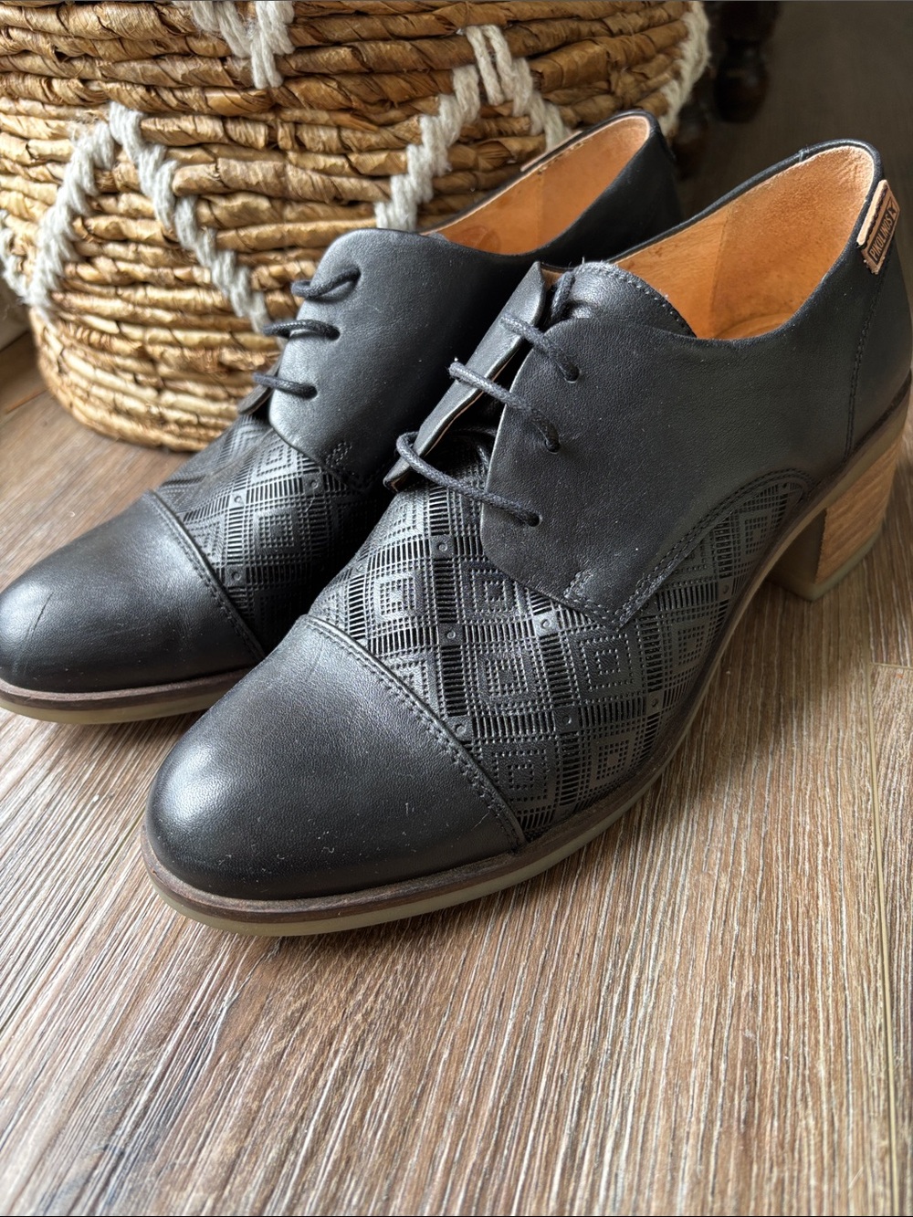 PIKOLINOS Black Women's Lace-Up Block Heel Oxfords